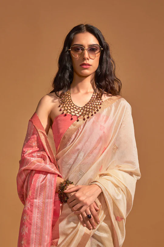Off White Banarasi Silk Saree With Blouse Piece - Image 2