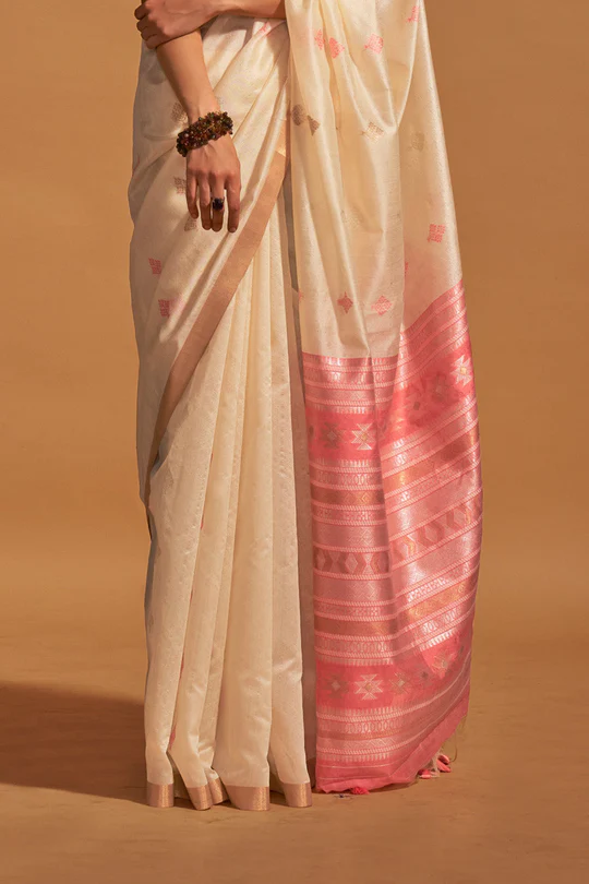 Off White Banarasi Silk Saree With Blouse Piece - Image 4