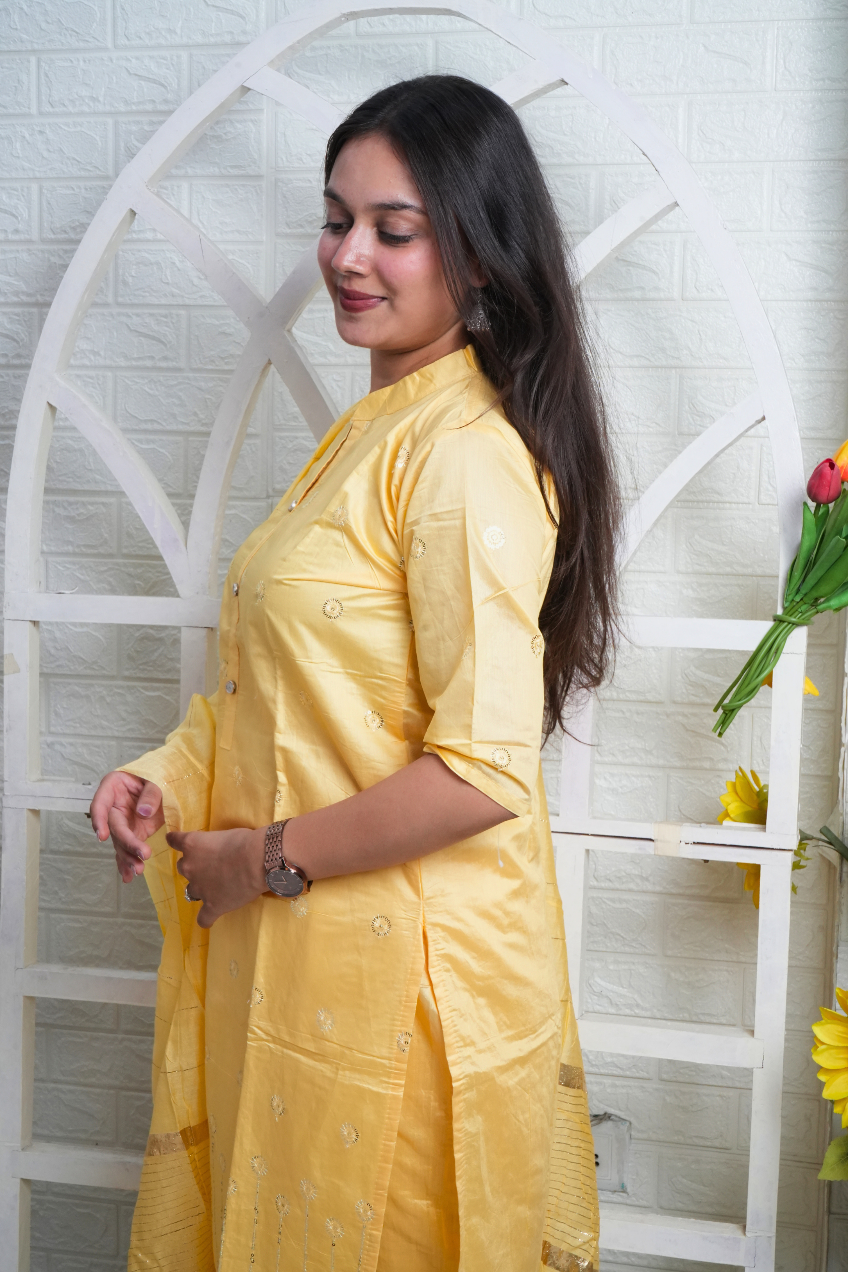 Yellow Silk Blend Embroidered Kurta Set with Dupatta - Image 3